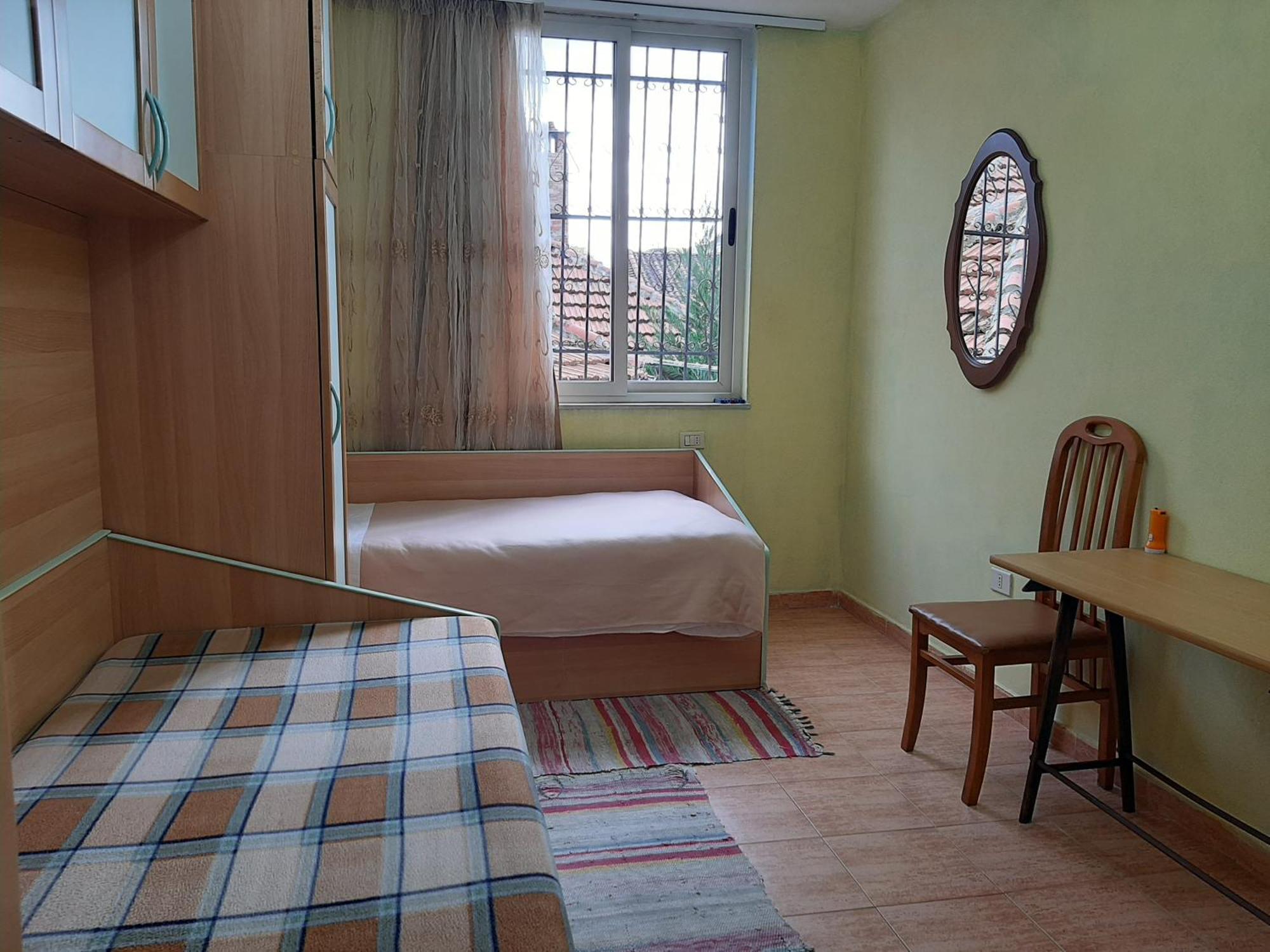 Enki'S Guesthouse Tirana Exterior photo